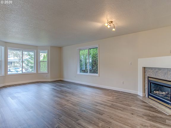 4th image of 19015 SE 12th Way