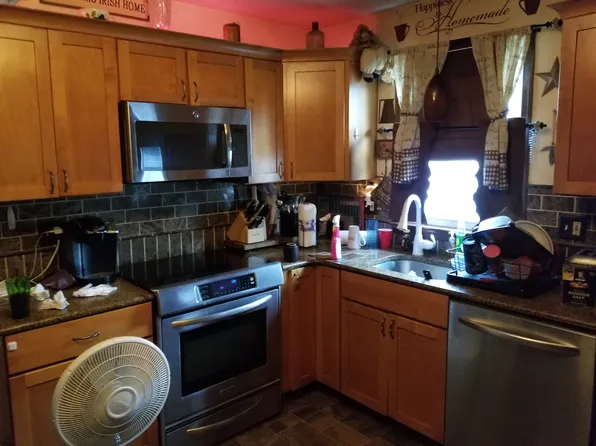 810 Crystle Rd, Aston, PA 19014