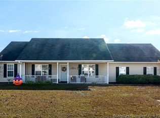 107 Huntington Dr, Raeford, NC 28376