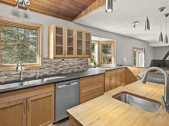 3rd image of 244 S Ranchridge Bay NW
