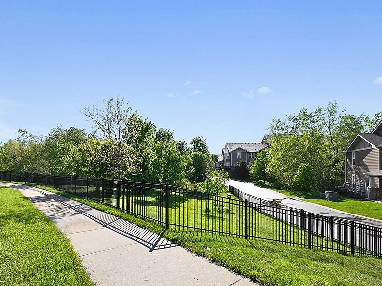 Riverstone Apartments — Photo 36