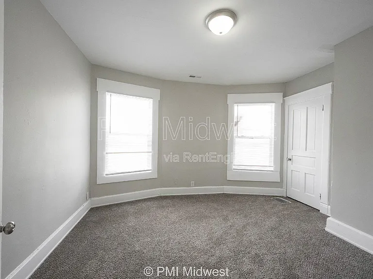 538 W 29th St #B — Photo 10