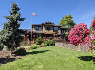 414 N 3rd St, La Conner, WA 98257