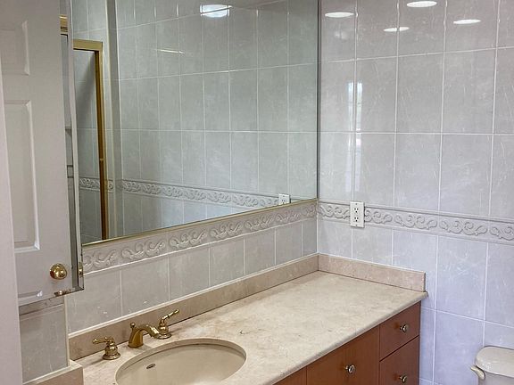 4th image of 13532 Coolidge Ave #6Q