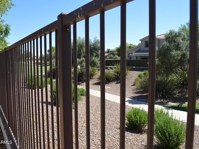 4132 E Carriage Ct — Photo 38
