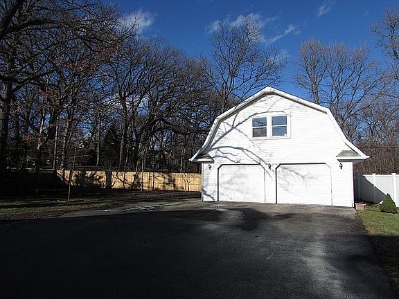 3rd image of 336 W Eugenia St