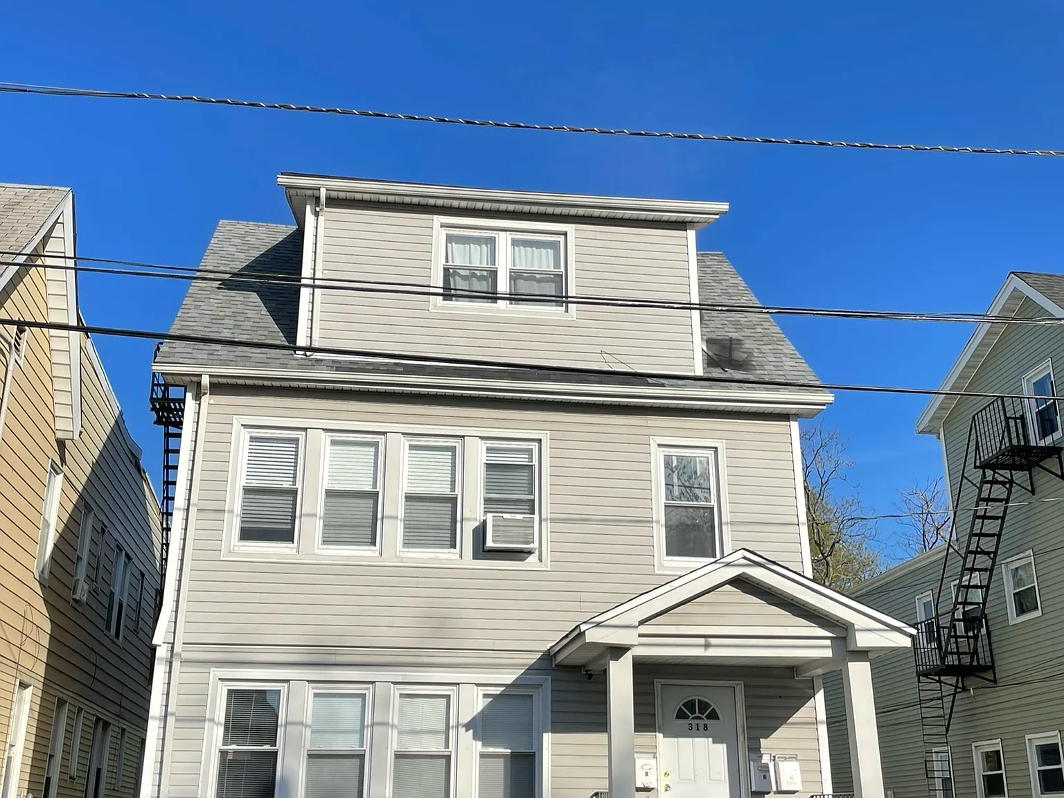 1 bed, 900 sqft, $1,350 — Photo 2
