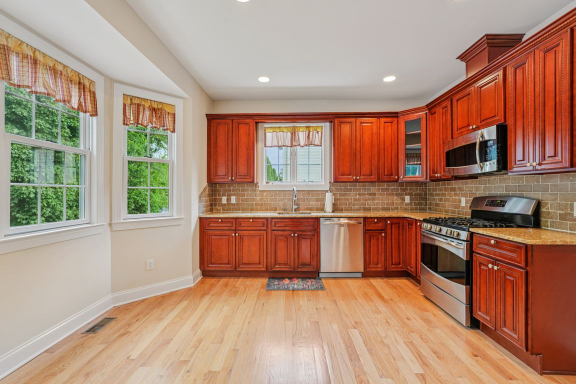 Spruce Ave-S1507-014.jpg
