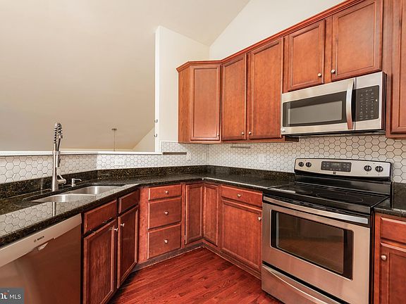 4th image of 142 Church Meadow Ct
