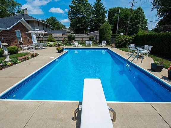 4th image of 1601 E Jackson Blvd