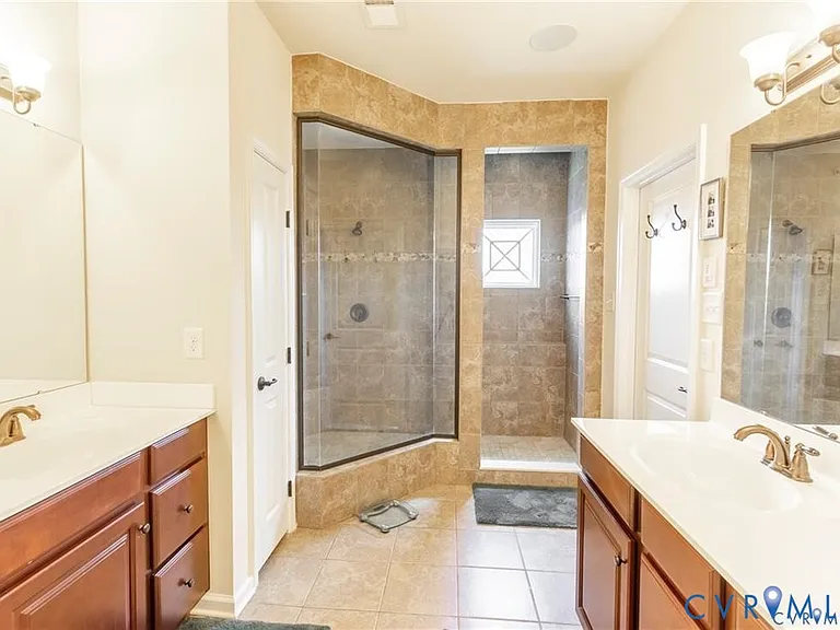 411 Siena Ln — Photo 33