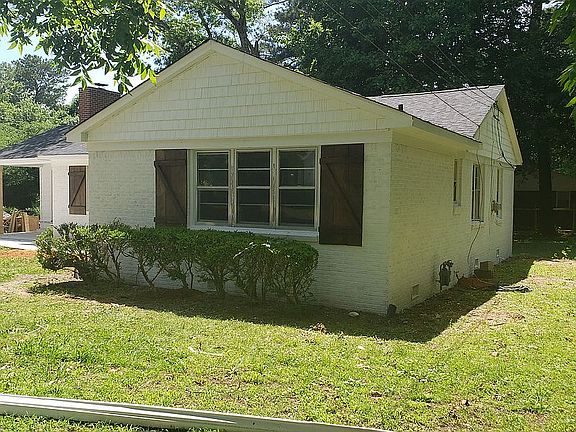 Front of house-Master window