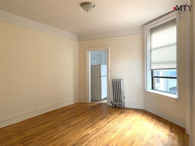 1st image of 28-08 Crescent St #7