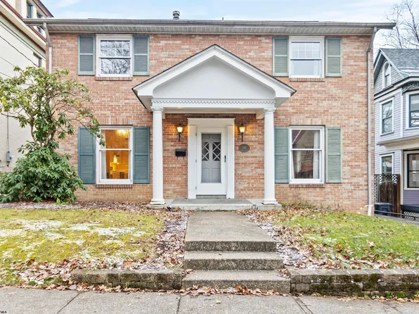 240 Park St, Morgantown, WV 26501