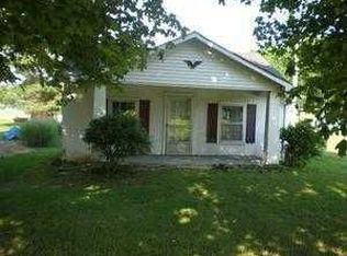 910 N Main St, Adairville, KY 42202