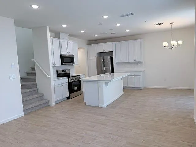 3 bed, 1412 sqft, $2,500 — Photo 3