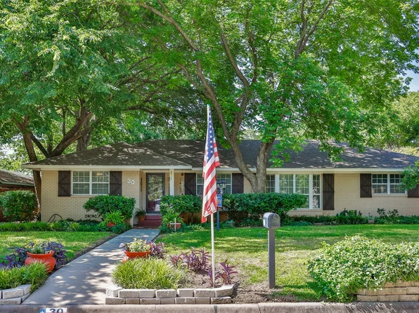 30 Shadowood Ln, Gainesville, TX 76240