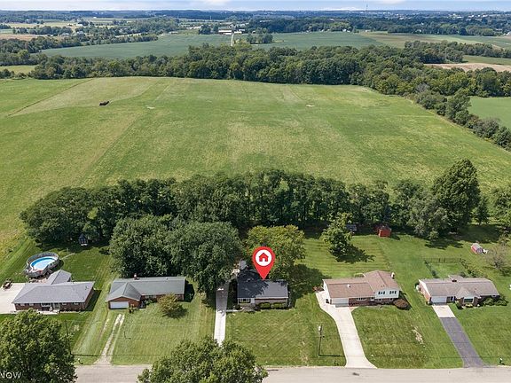 2nd image of 1375 Schrader Rd