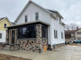 64 Jackson St, Fort Atkinson, WI 53538