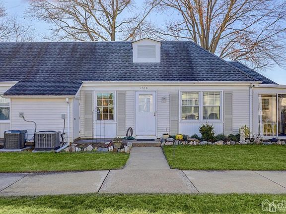 2nd image of 172 Rossmoor Dr #C