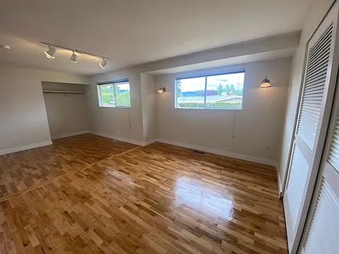 1050 Tacoma Ave NE — Photo 52