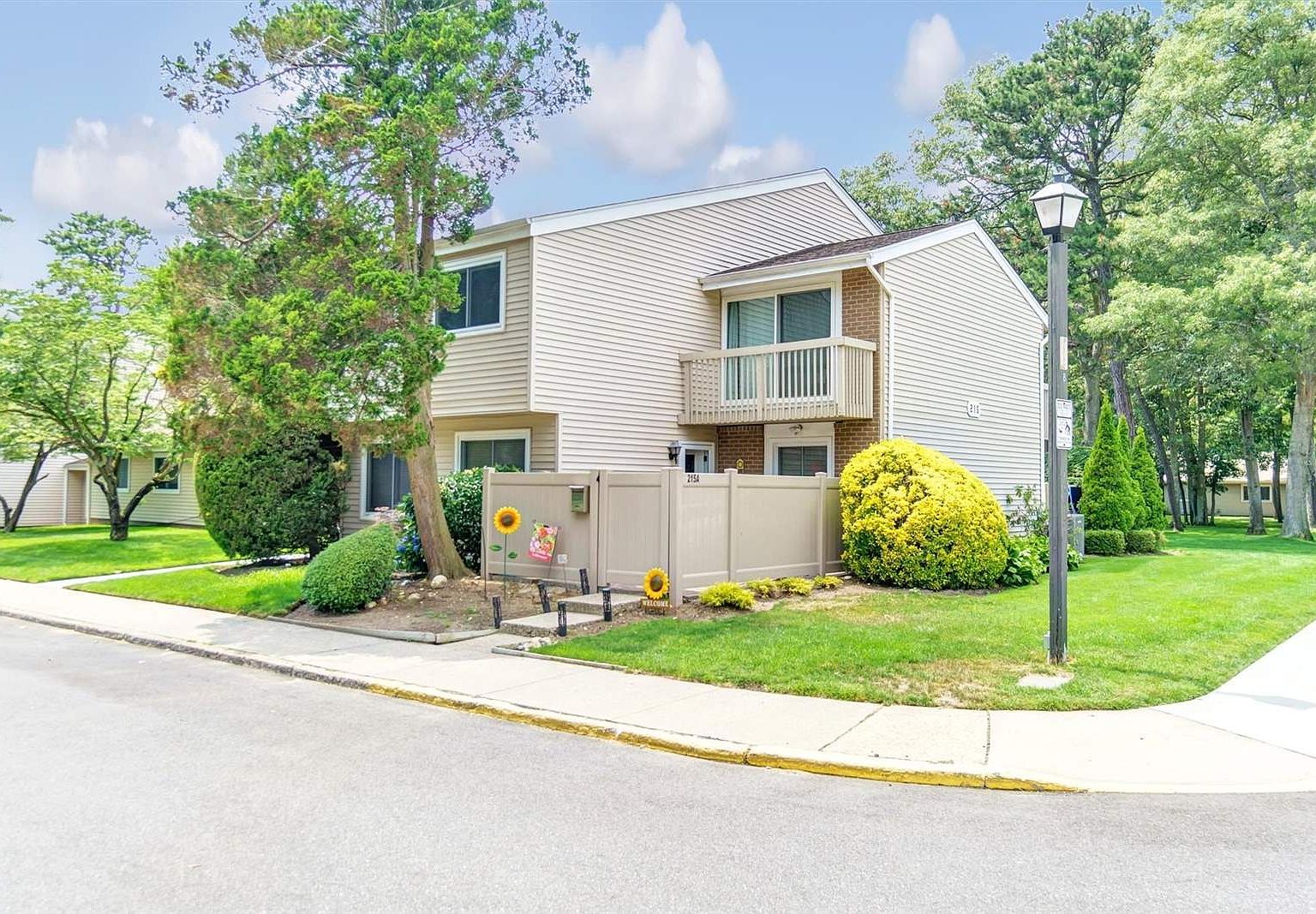 215 A Springmeadow Drive UNIT A, Holbrook, NY 11741 | Zillow