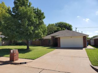 700 Earl A Rodkey Dr, Edmond, OK 73003
