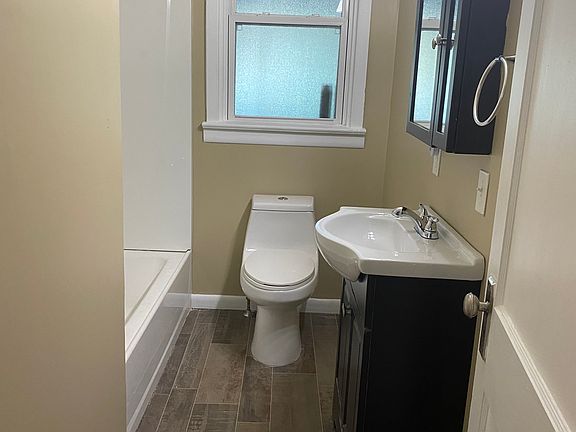 5th image of 4913 Cumberland St