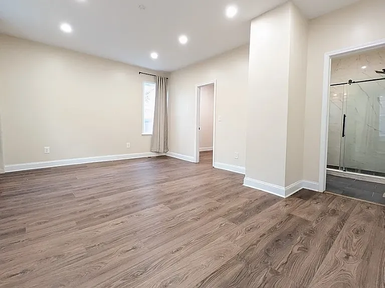 1911 Corning Ave — Photo 6