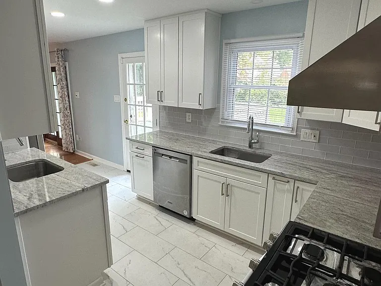 13524 Ellendale Dr — Photo 6