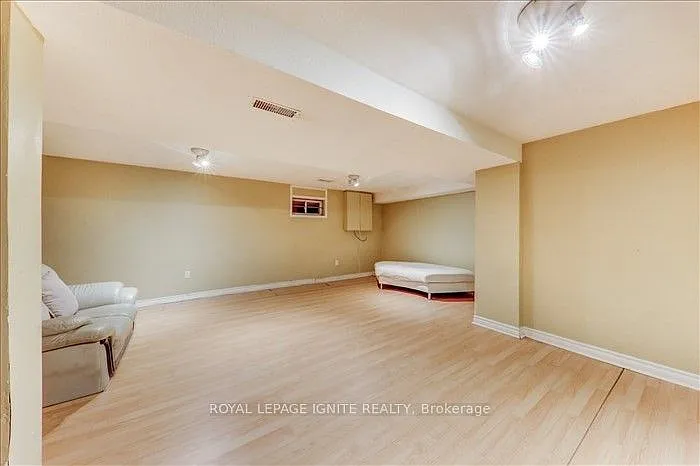 23 Longbow Sq — Photo 19