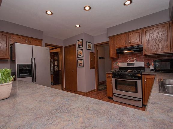 3rd image of 1177 Waterbury Dr