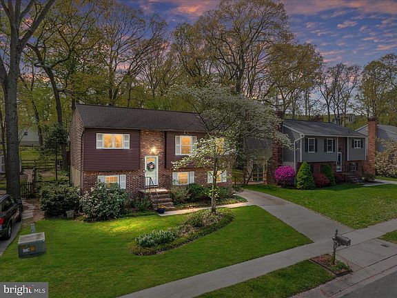 3rd image of 523 W Benforest Dr