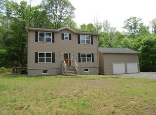 115 Sky View Ter E, Greentown, PA 18426