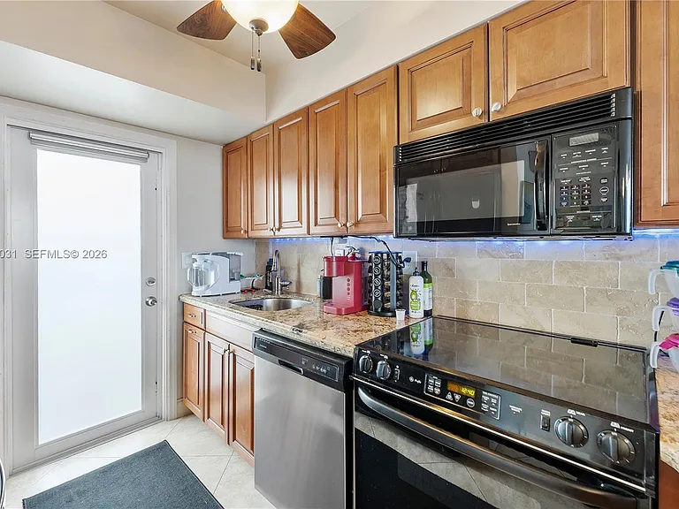 333 NE 21st Ave #608 — Photo 27