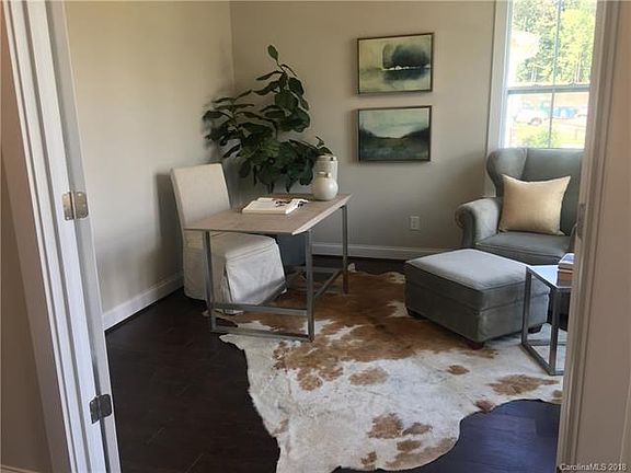 2nd image of 1005 Overlake Dr