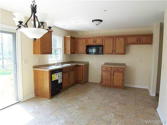 2nd image of 1463 Evergreen Dr #80