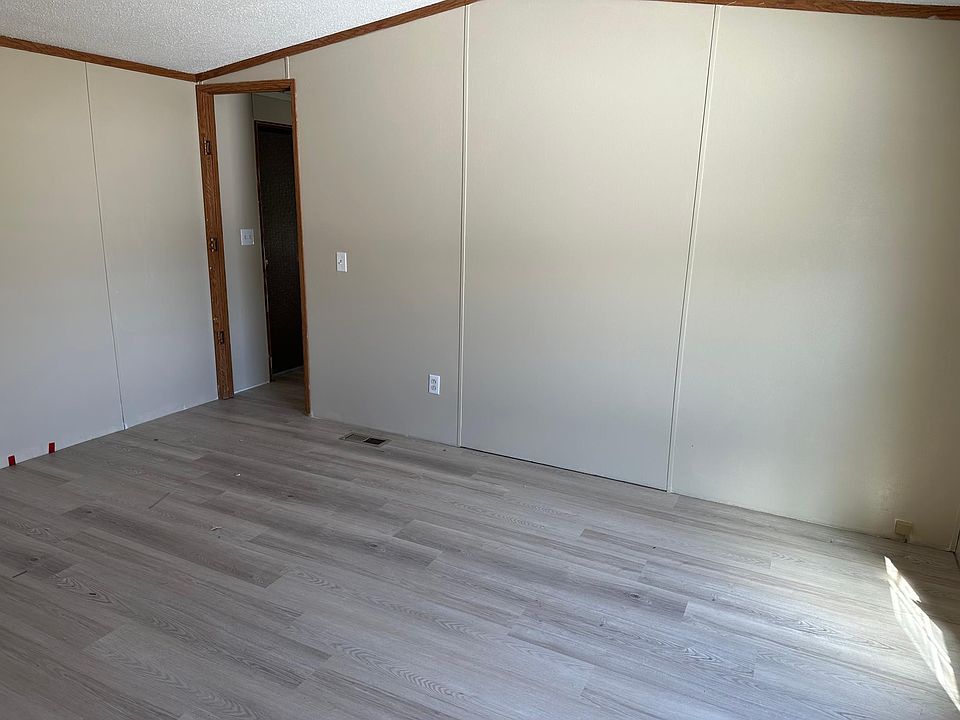 2nd image of 491 18th St E