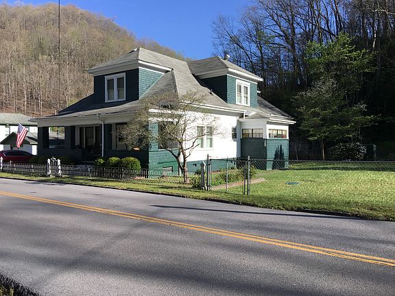 Large level side yard