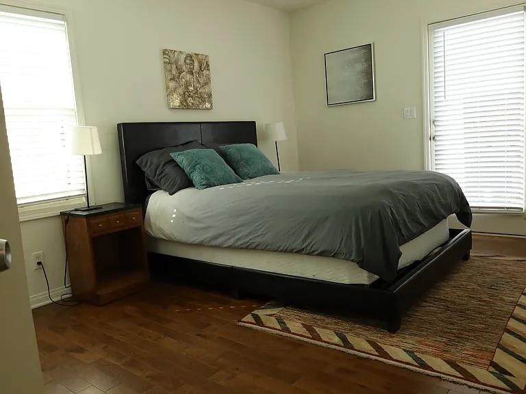 1143 N Orange Dr — Photo 9