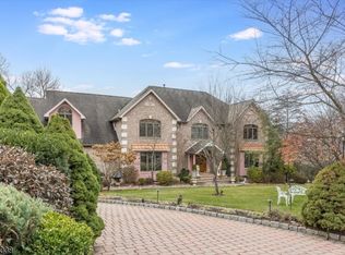 2 Vizcaya Ct, Wayne, NJ