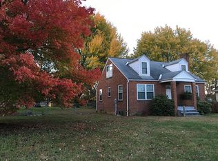 1569 Mary Lou Retton Dr, Fairmont, WV 26554