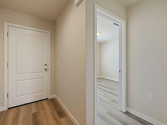 4th image of 465 Quarto Dr