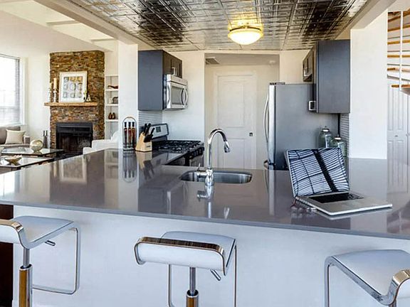 4th image of 300 Grand St APT 418