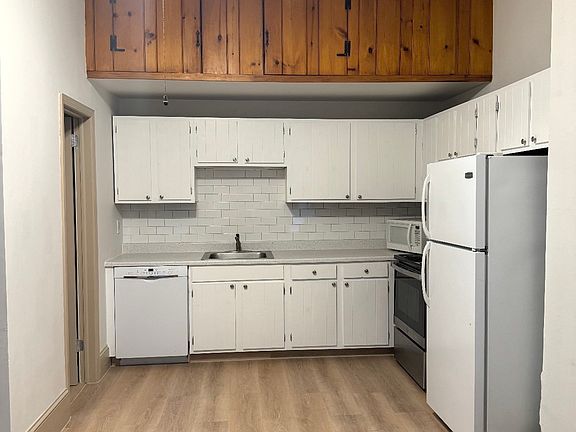 4th image of 63 E Oakland Ave #1A