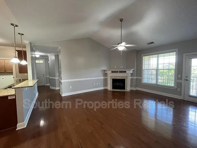411 Gallery Dr #204-1 — Photo 17