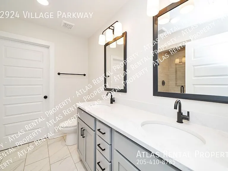 22924 Village Pkwy — Photo 20