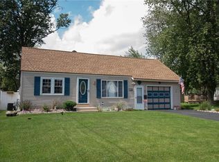 106 Maple Manor Dr, North Syracuse, NY 13212