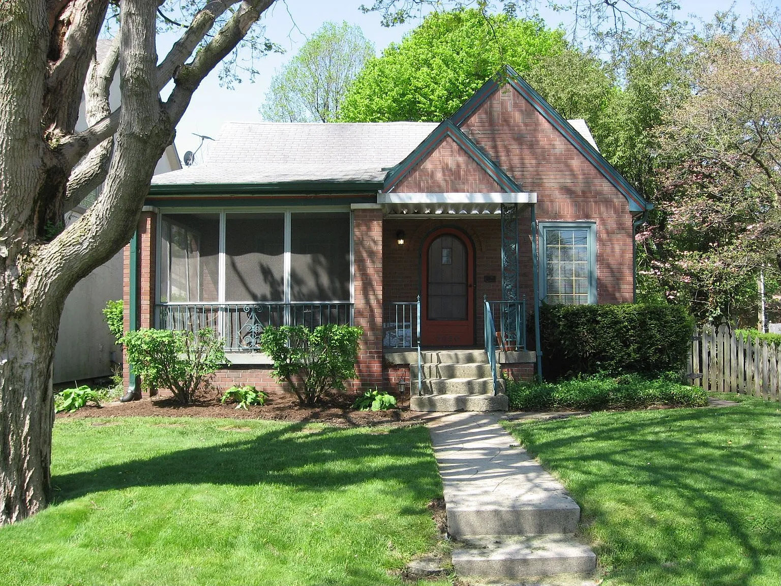 6050 Indianola Ave photo 1