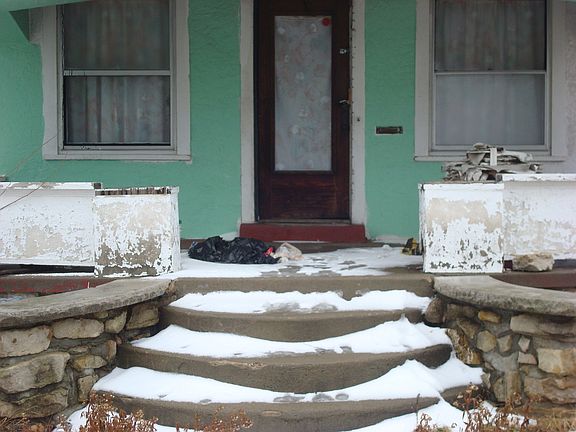2nd image of 4047 Bellefontaine Ave